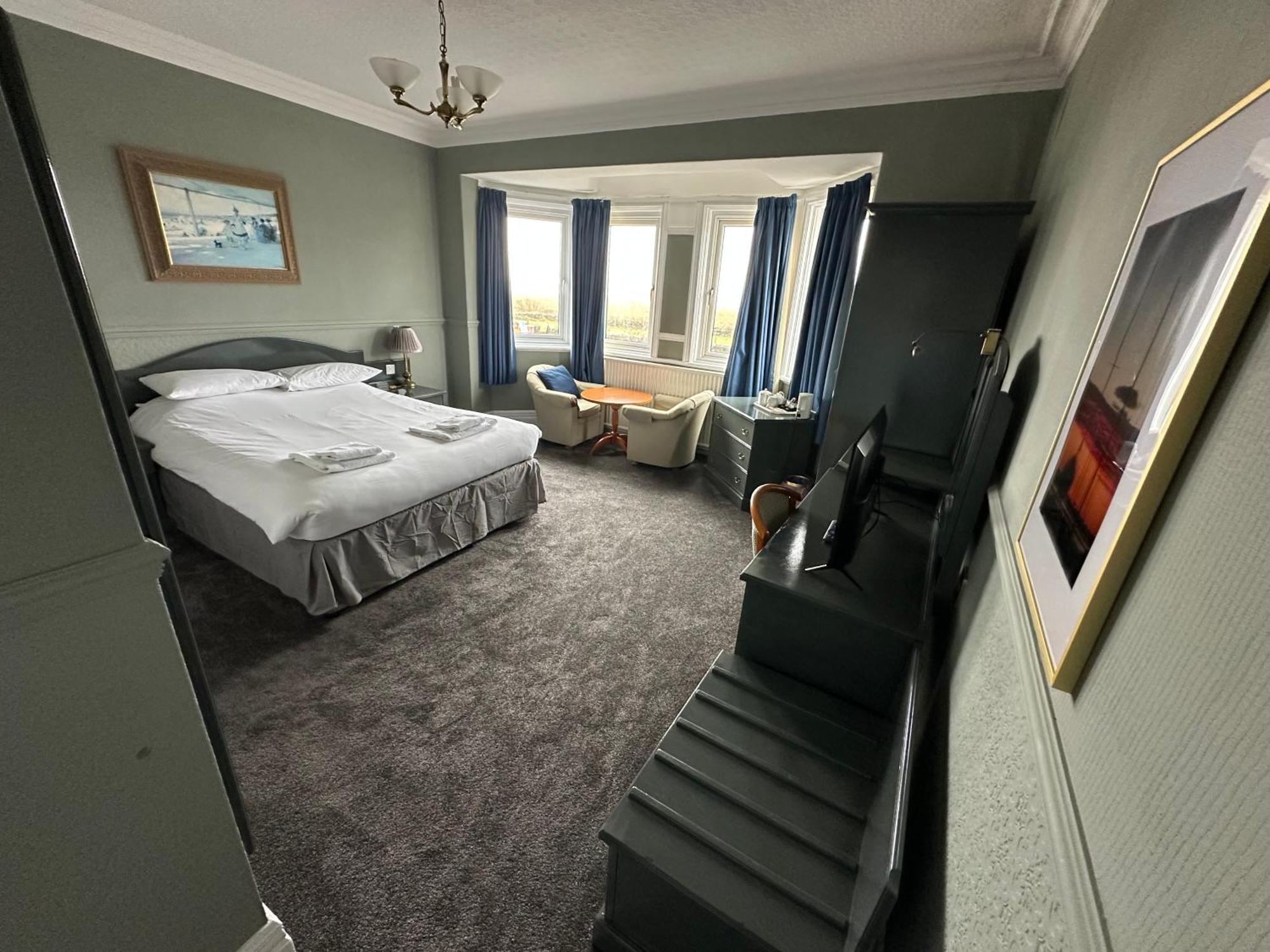 Clarkes Hotel Barrow In Furness מראה חיצוני תמונה