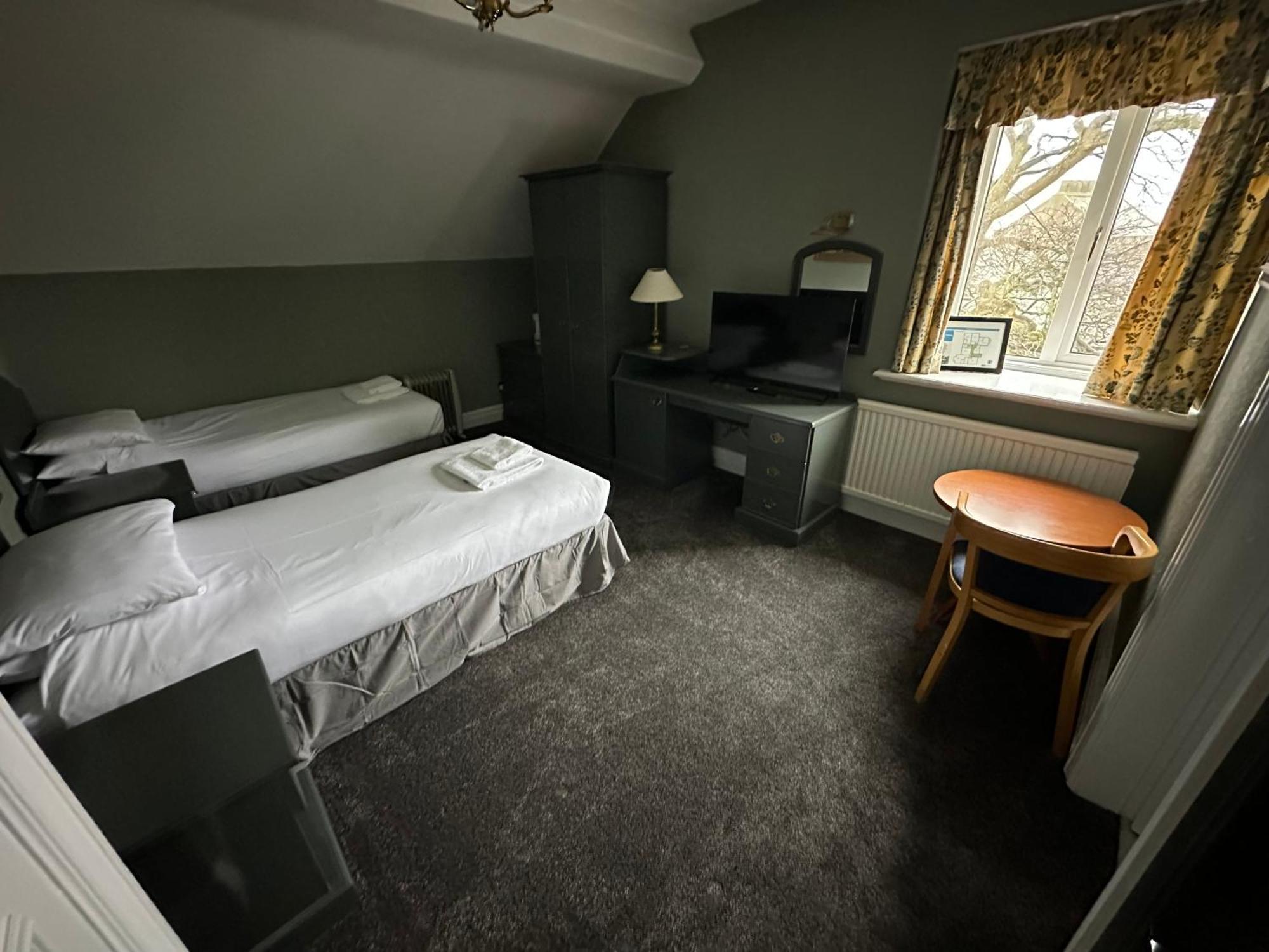 Clarkes Hotel Barrow In Furness מראה חיצוני תמונה