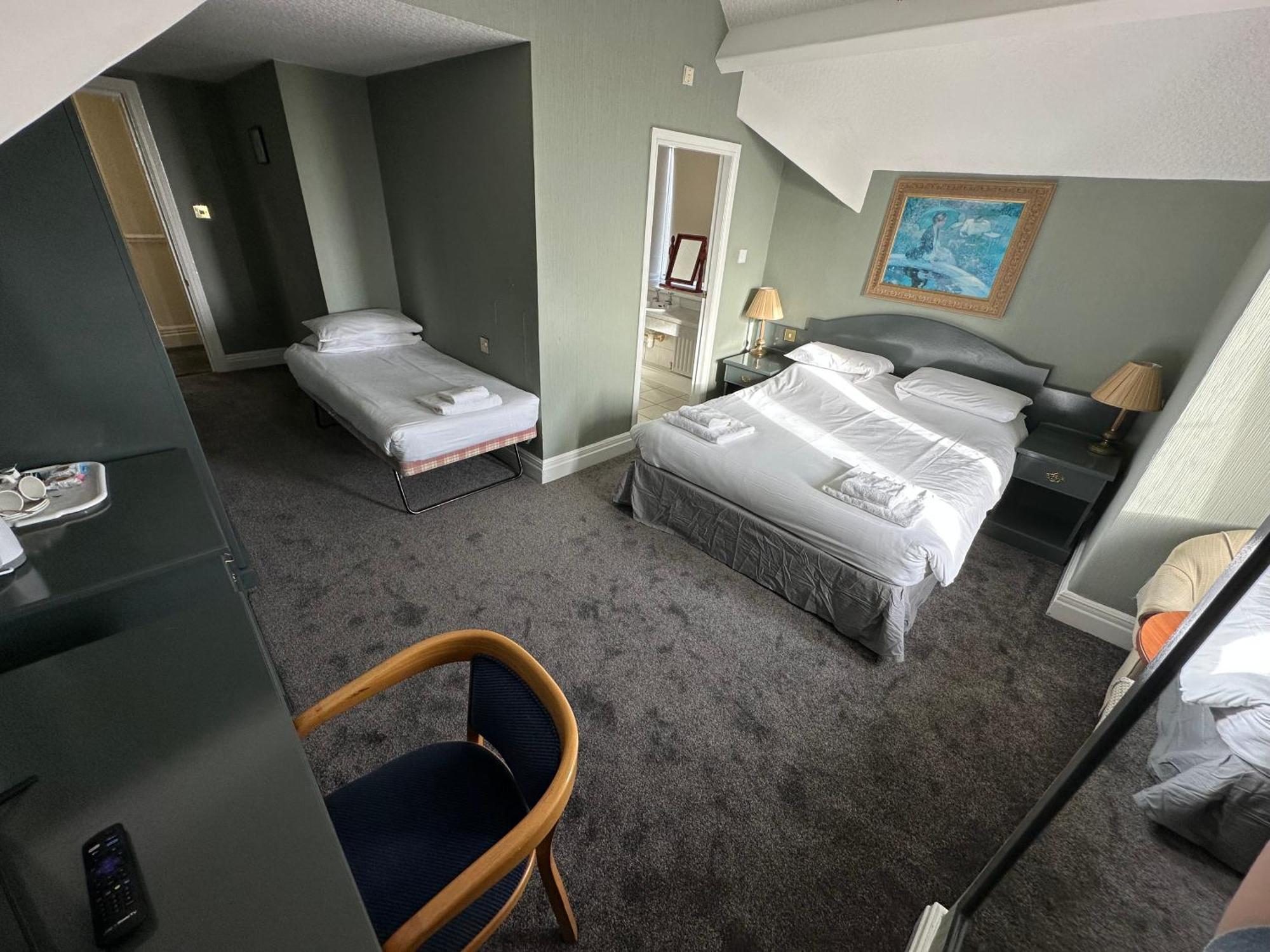 Clarkes Hotel Barrow In Furness מראה חיצוני תמונה